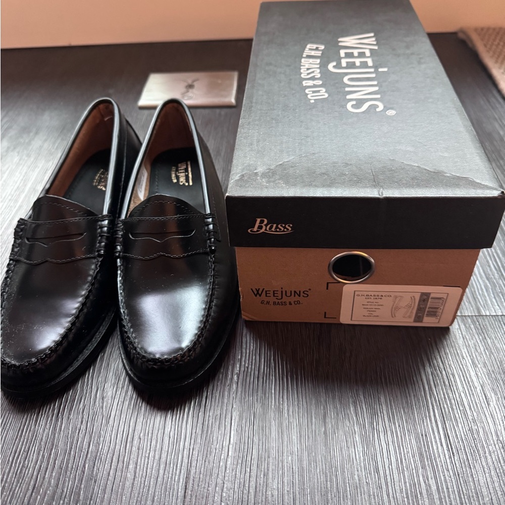 G.H. Bass Weejuns Penny Loafers - with box - size EUR 37 / US 6